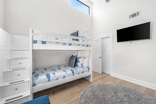 Twin bunk room on 3rd floor.