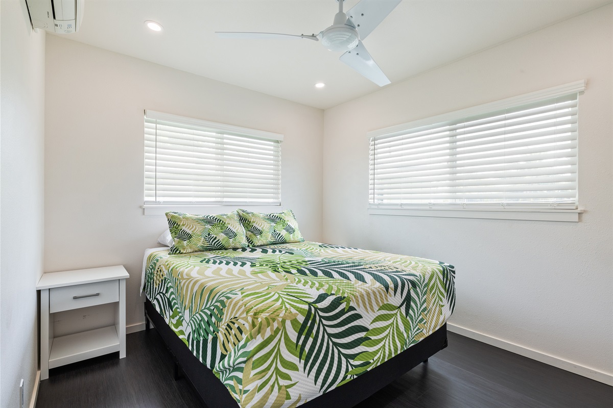 Queen Bed + A/C