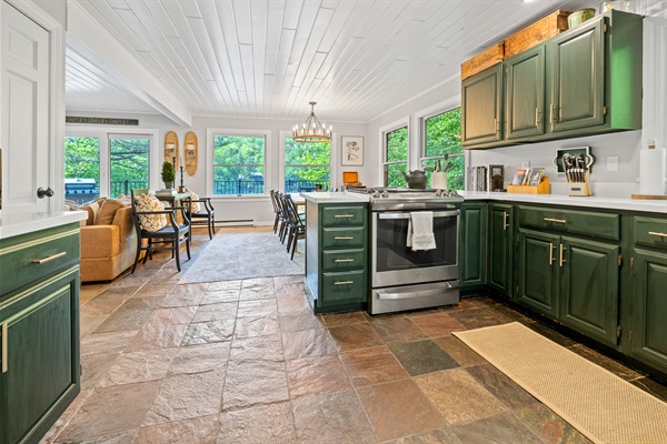 Full kitchen