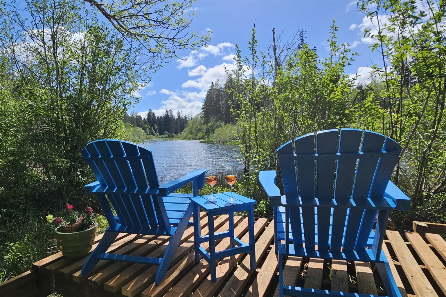 Lounge on the creek-side deck where you can kayak into Lake Isabella or tube downstream (Private access - no neighbors)