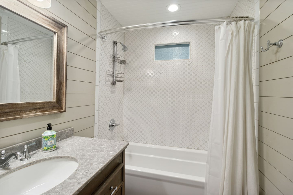 Your private ensuite &mdash; the master bath has a tub/shower combo and belongs entirely to you.
