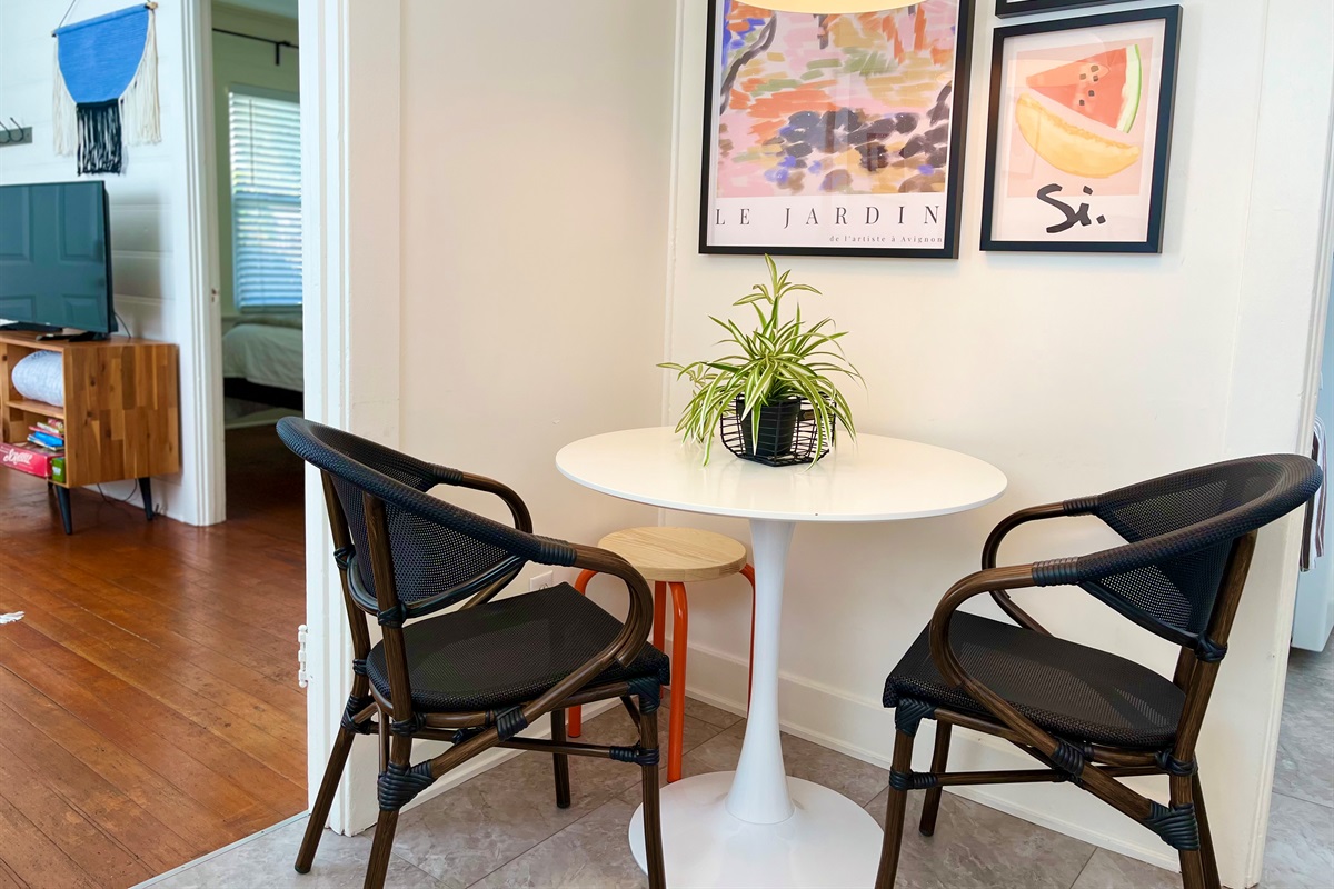 1bed/1bath dining