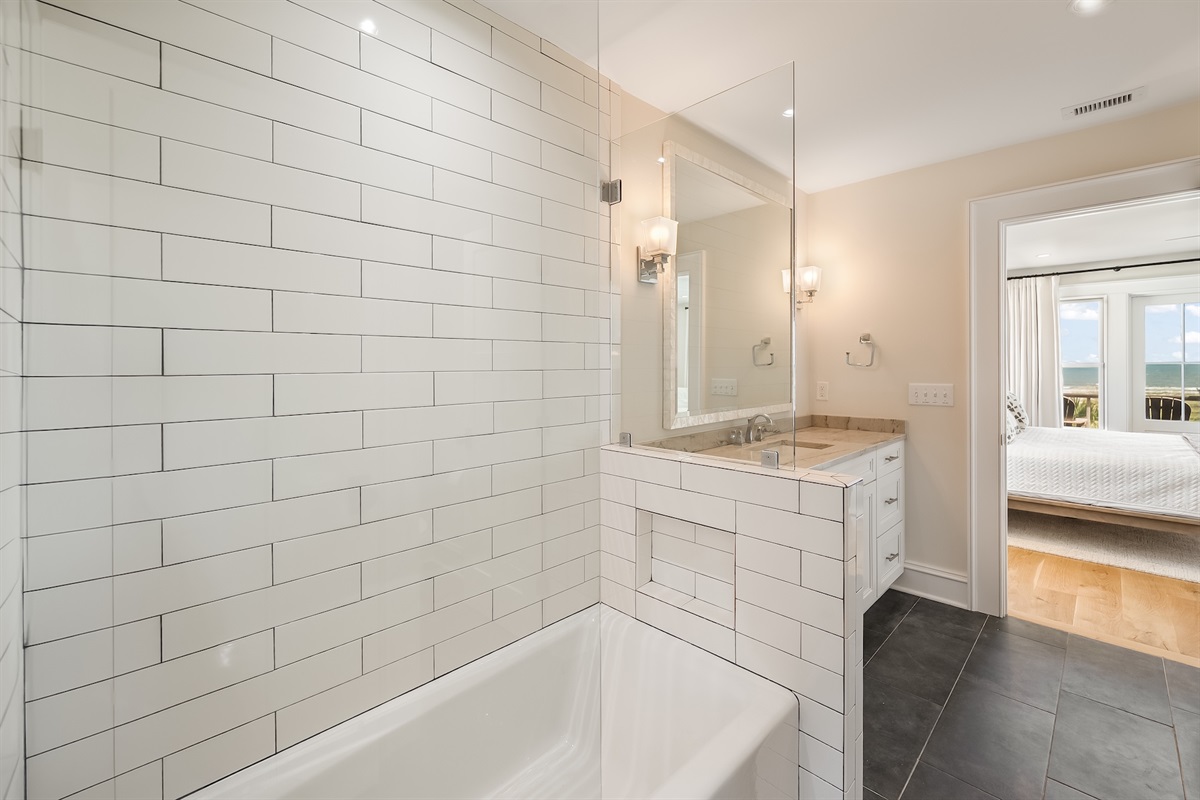 Jack and Jill Bath | Beach Shelter | 3708 Palm Blvd | Isle of Palms, SC | IOP Escapes