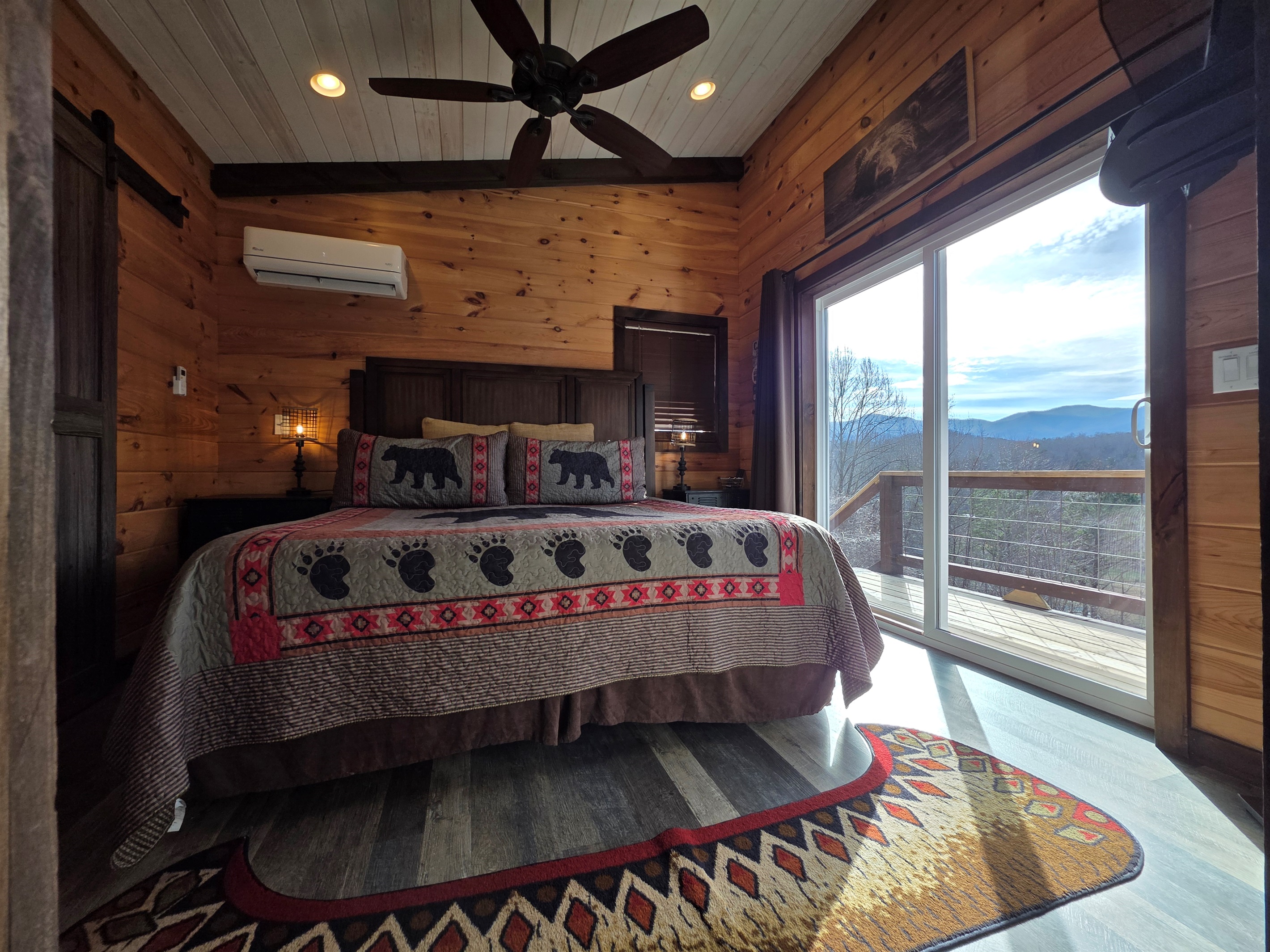 Comfy king bed with all the linens supplied.