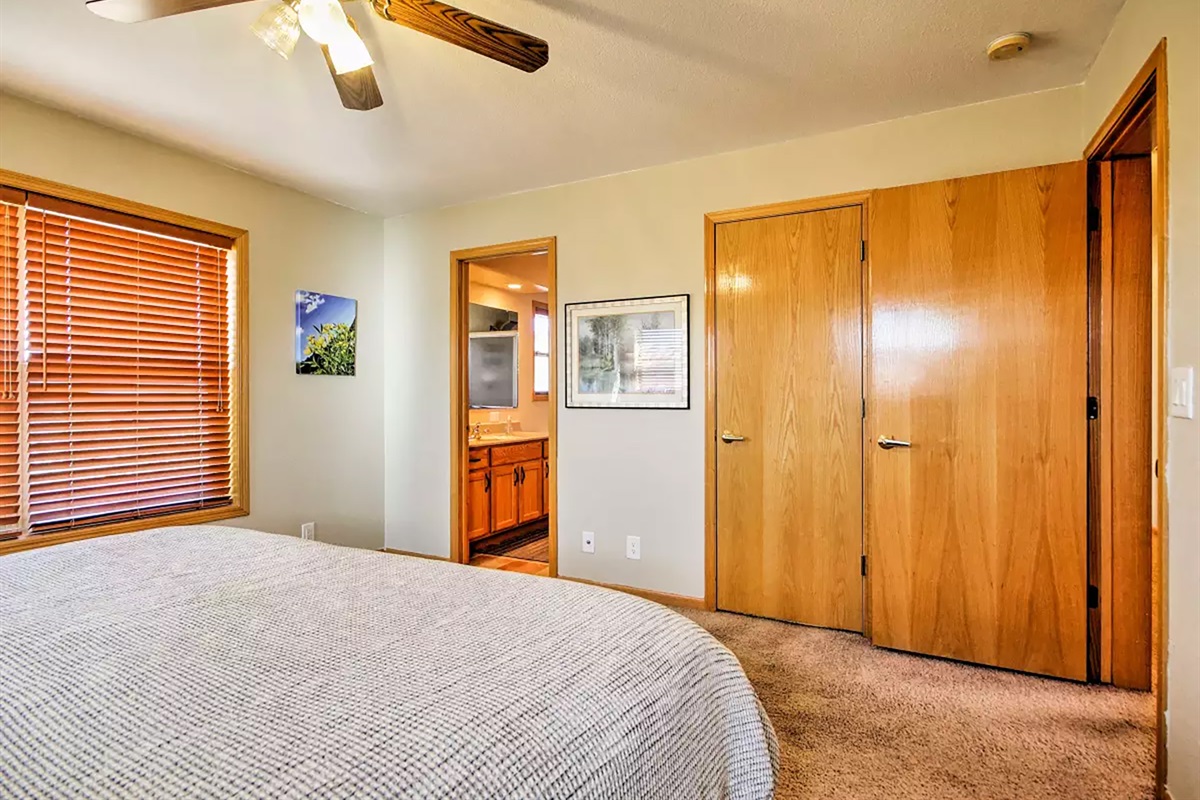 Master bedroom with En Suite Shower
