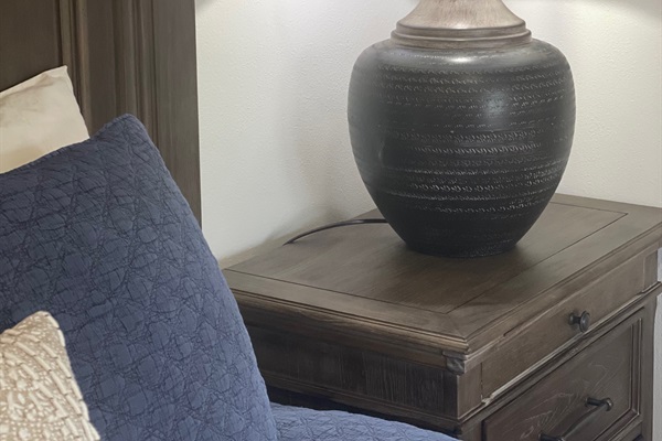 Queen master bedroom.