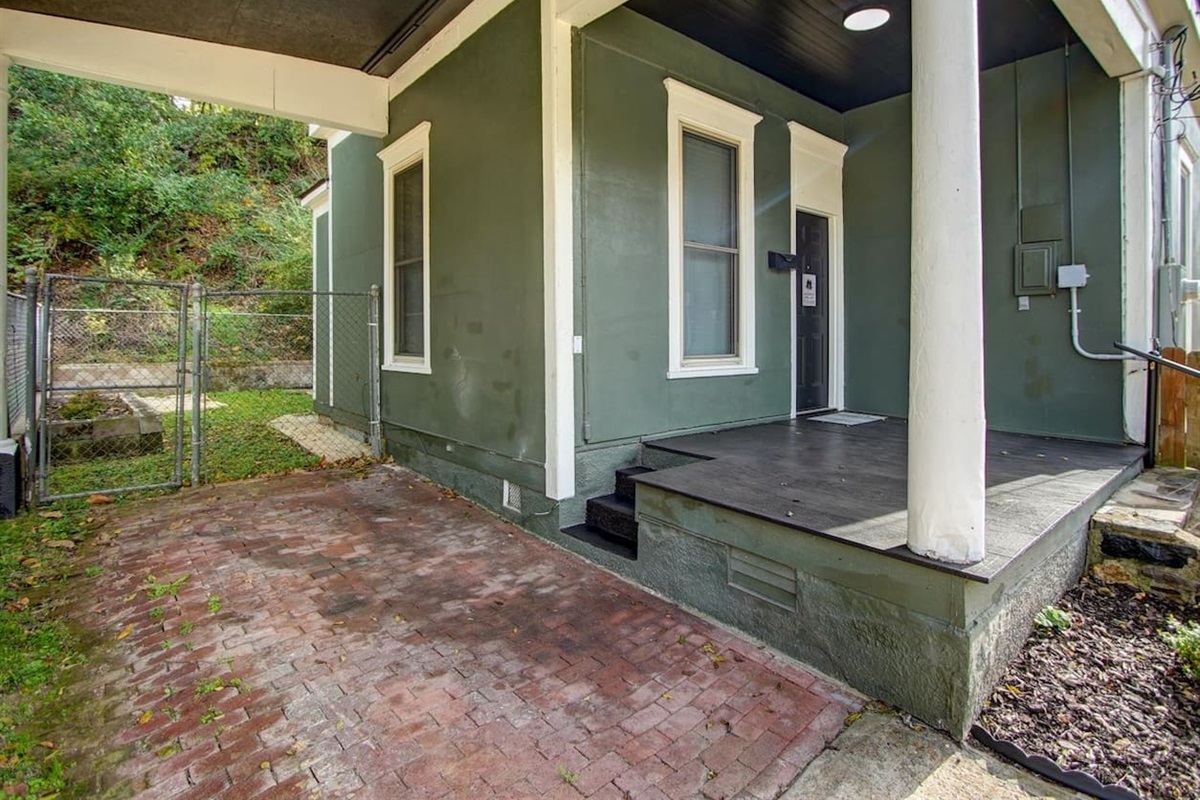 porch & carport