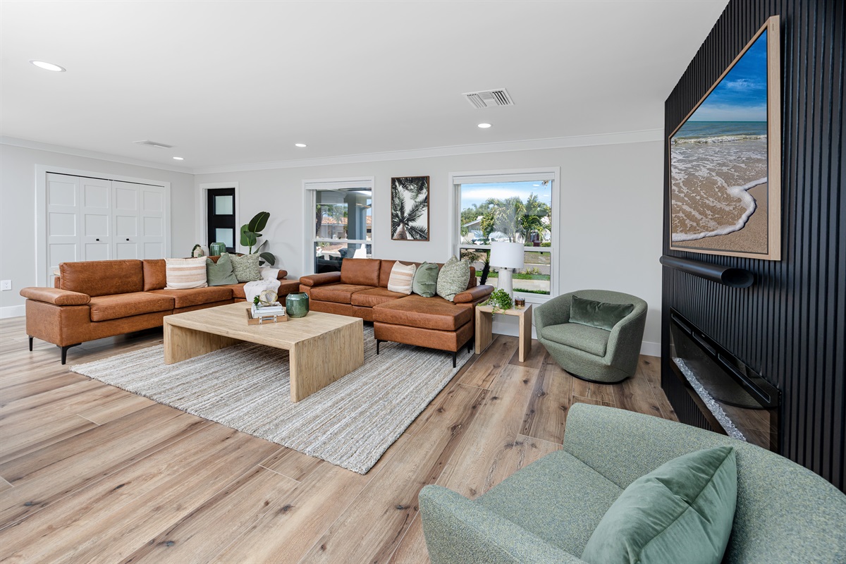 Main Livingroom