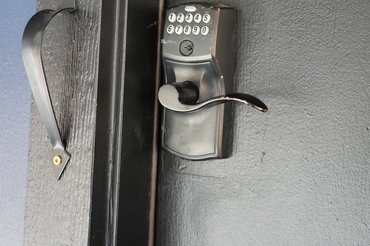 Key pad lock