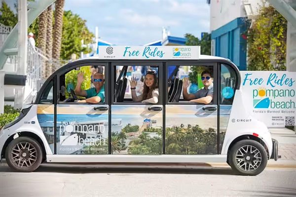 Easy Beach Transportation – Take advantage of the free local shuttle service connecting you to beaches, dining, and attractions.