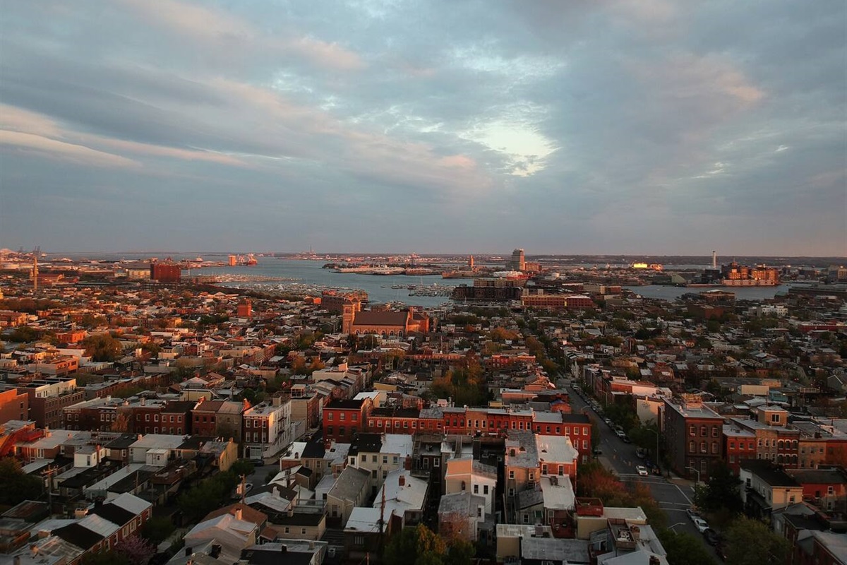 Two tiered roof top deck with panoramic views of the city skyline, harbor and park. Best views in the city!