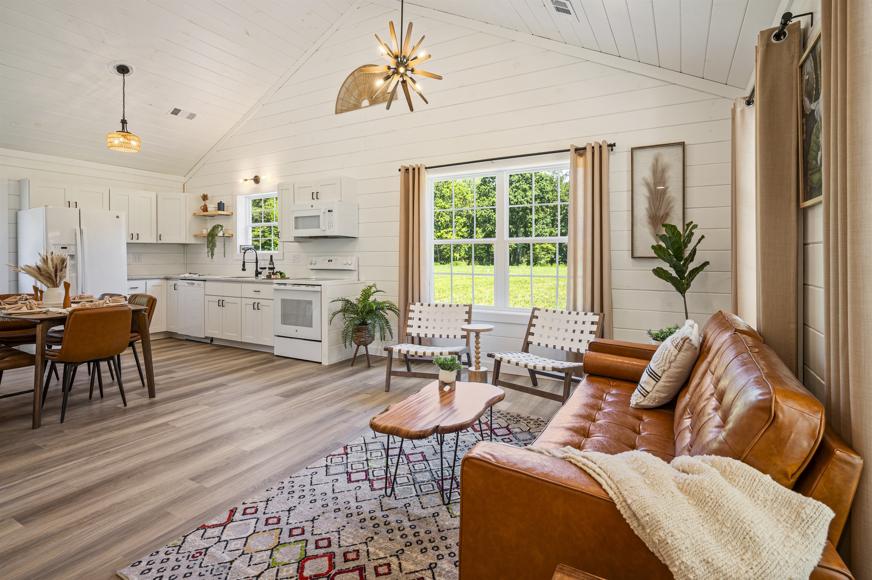 Luxurious Hot Tub And Arcade Fun - Charming Modern Haven - Pigeon Forge, TN