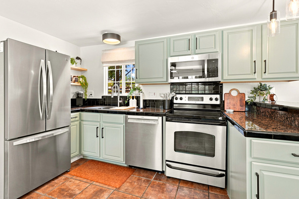 Full Kitchen