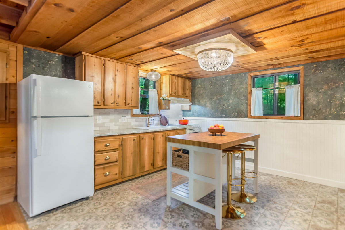 Fully-functional kitchen