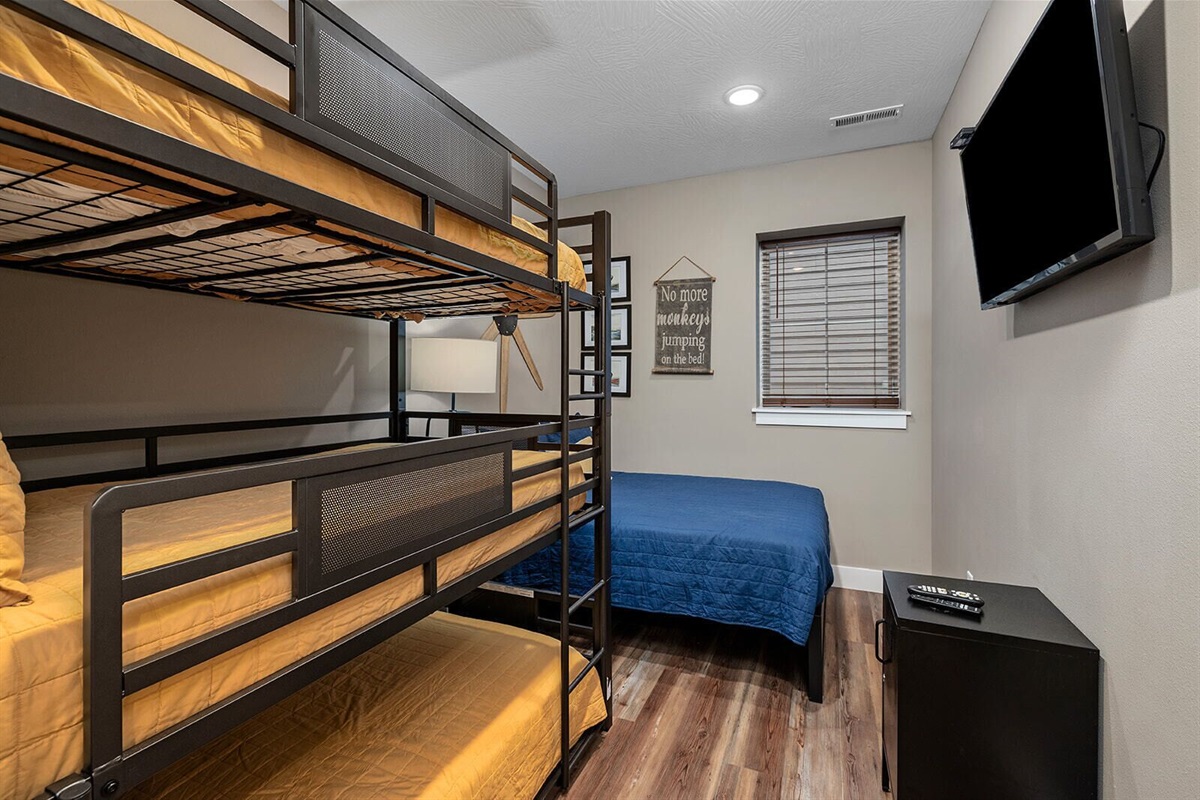 Lower Level Bunk Room w/Triple Bunk and Full Bed