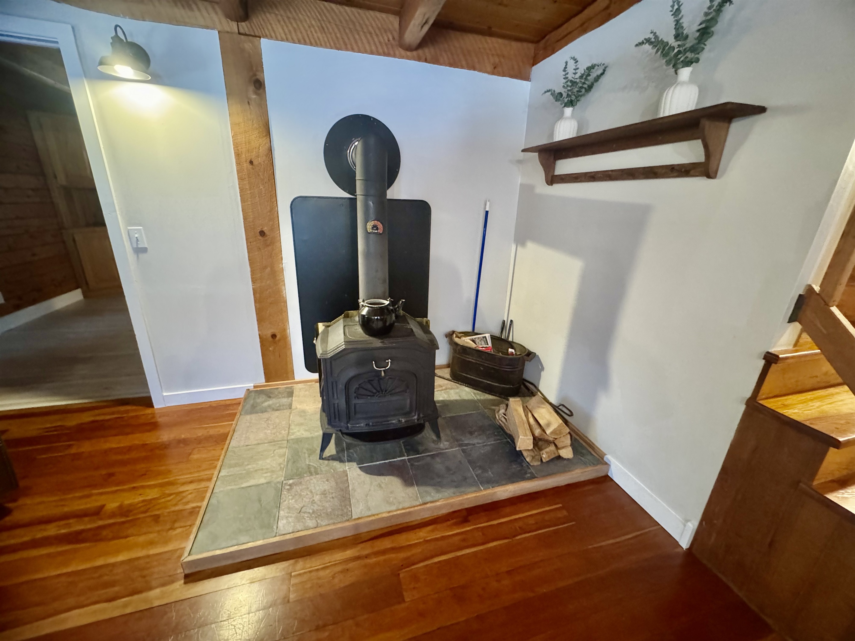 Cozy Cabin on the Stowe line!