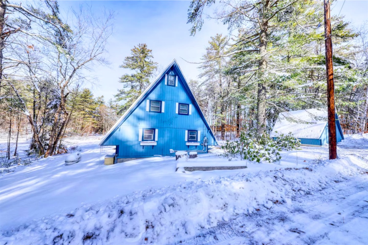 Embrace the winter wonder land of conway in this beautiful A=Frame house! 