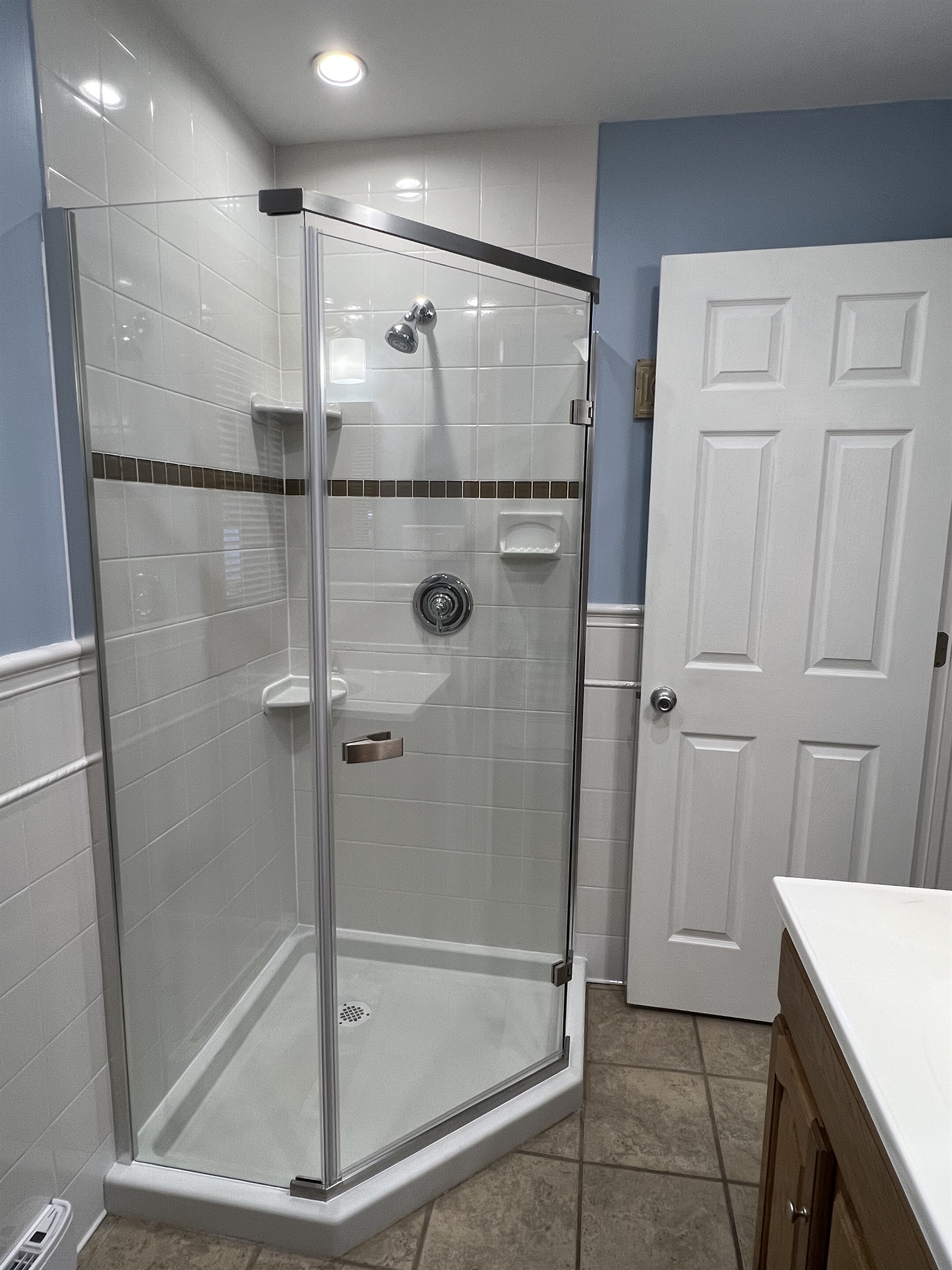 Ensuite bath with shower