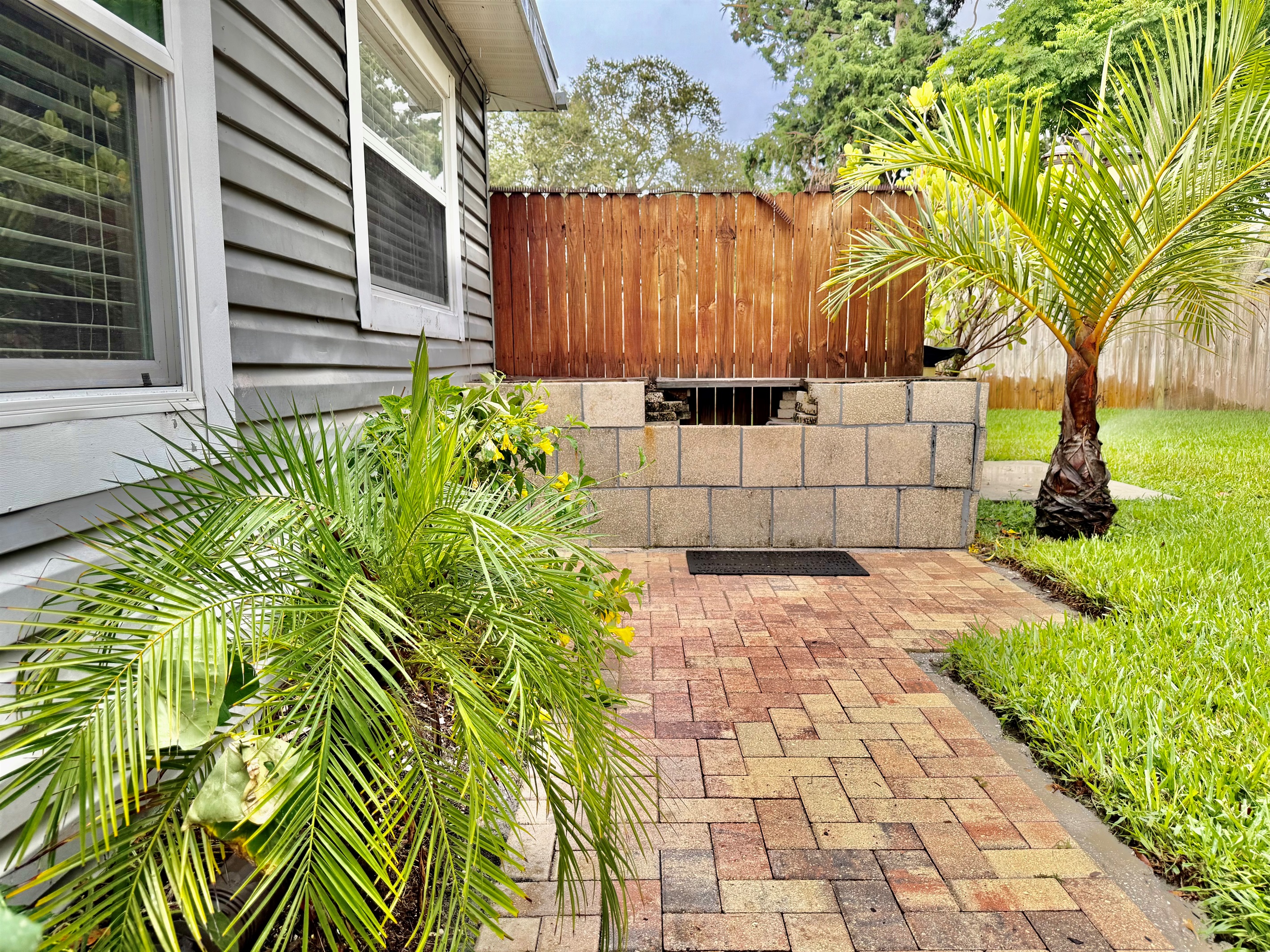 This raised block grill base is ready to host your backyard cookout—just bring your favorite flavors and fire up the good times.