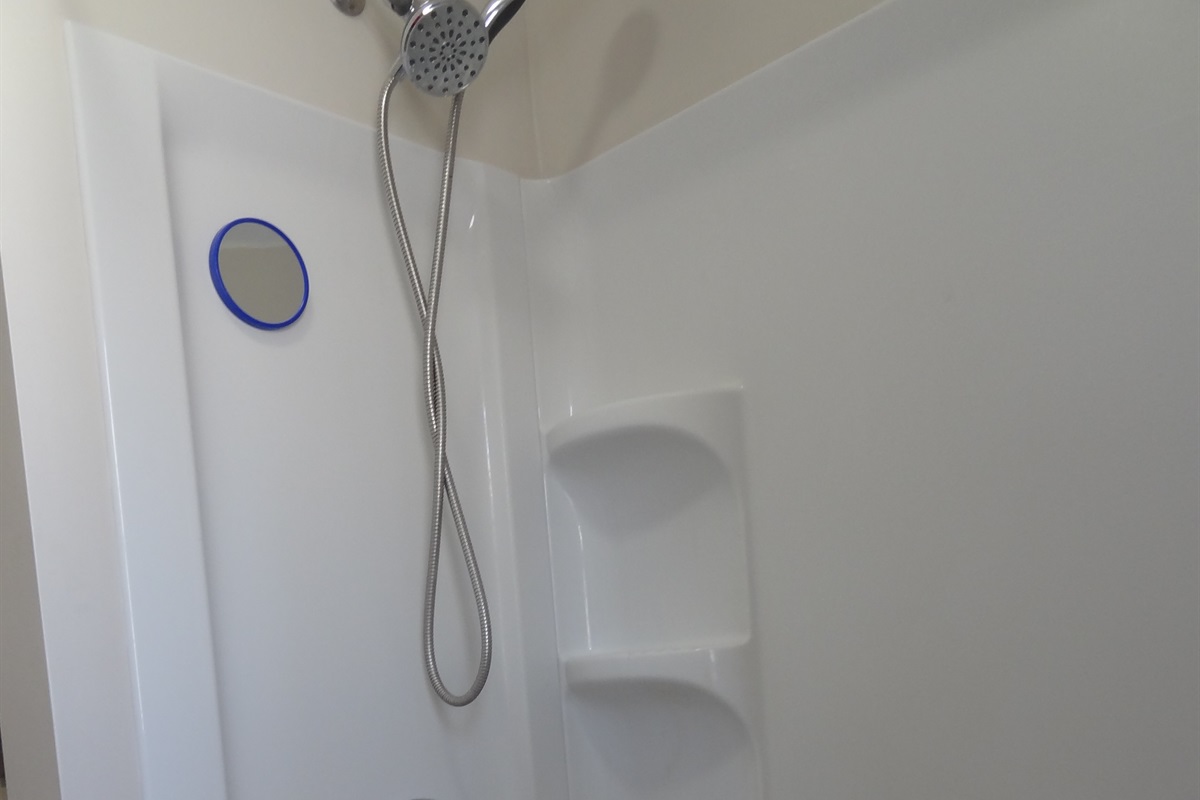 Main floor bathroom with tub/shower