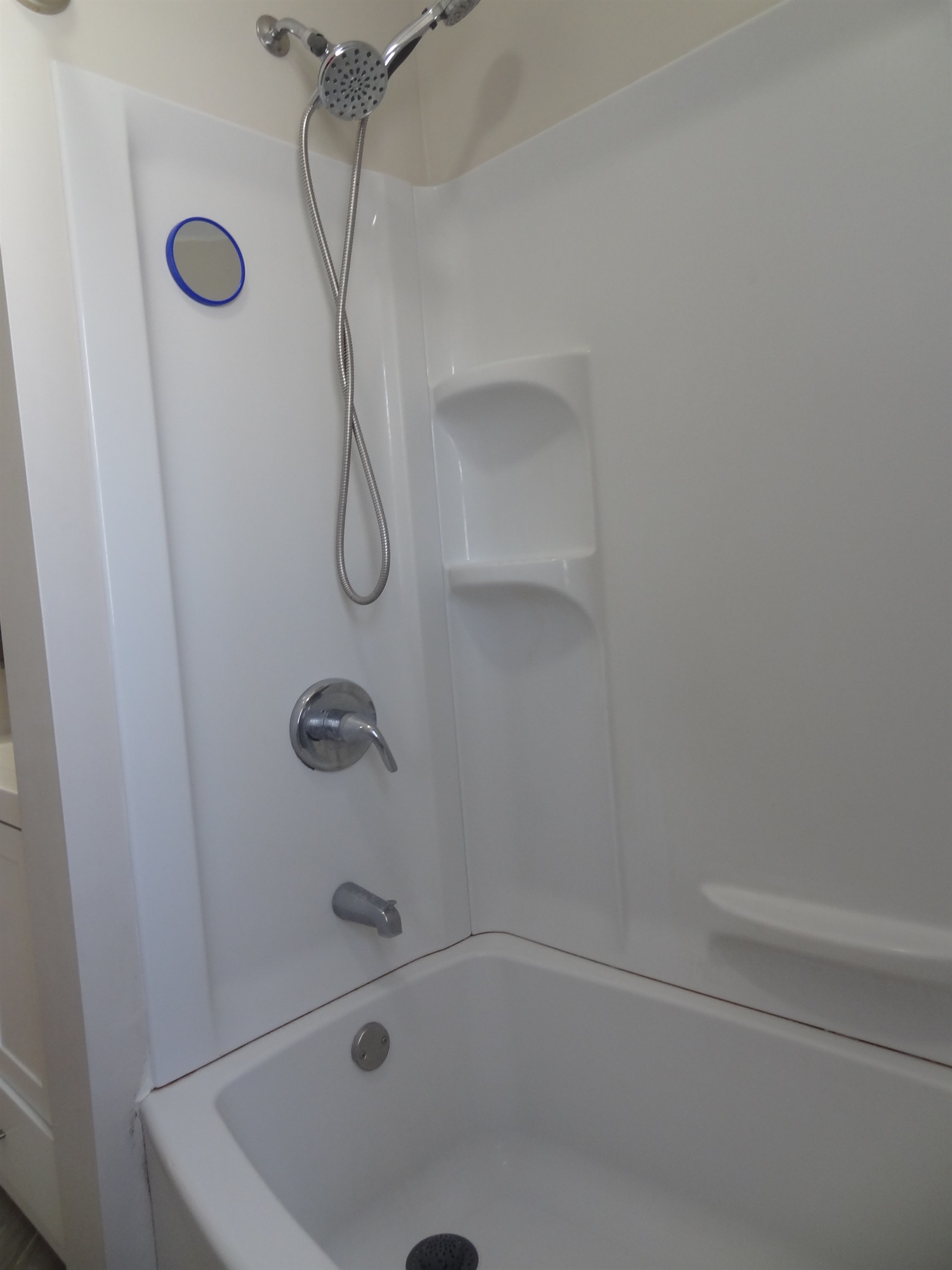 Main floor bathroom with tub/shower