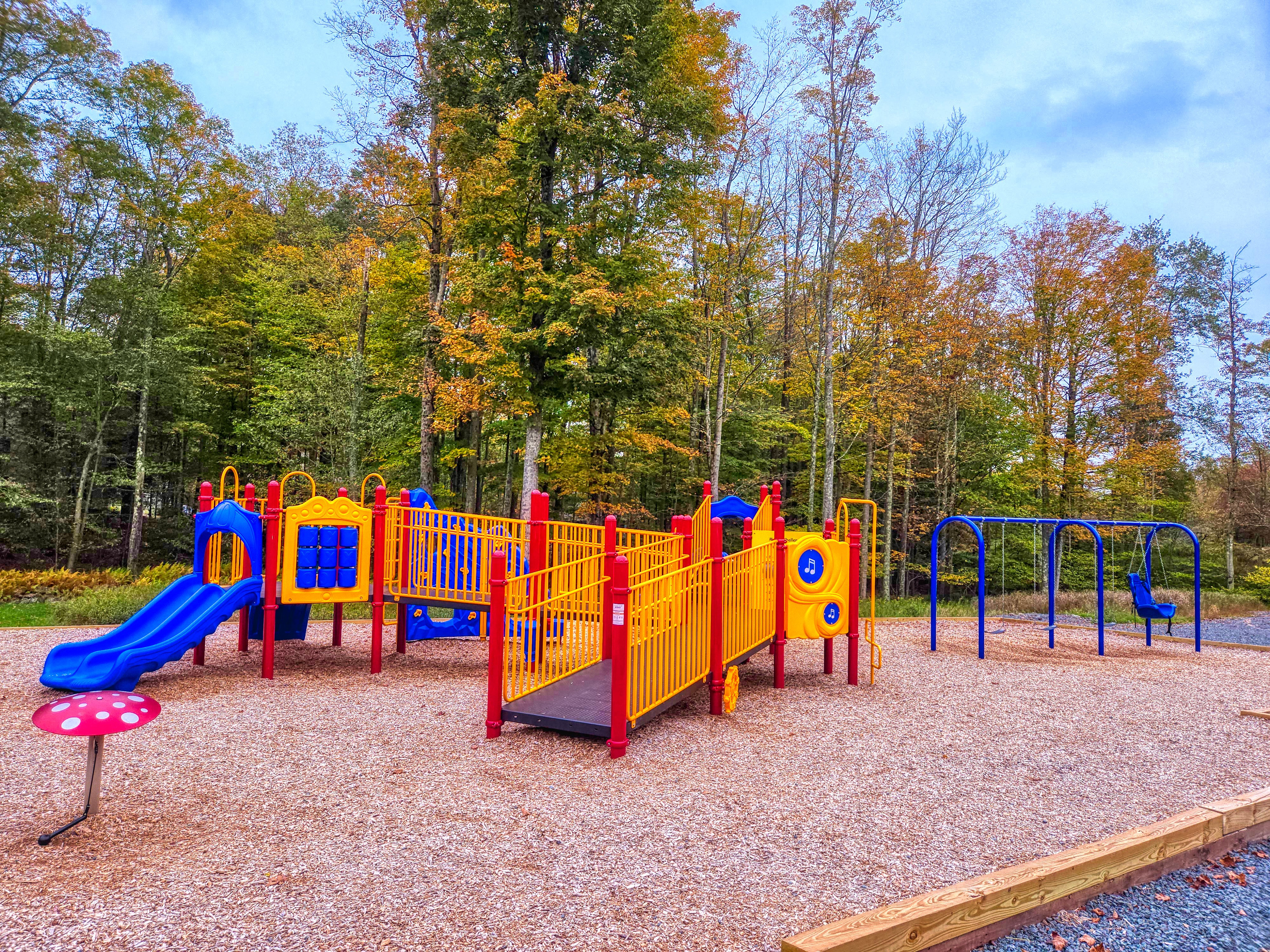 Community amenity (some are seasonal) - Arrowhead Lake - Serhii Vacation Rentals