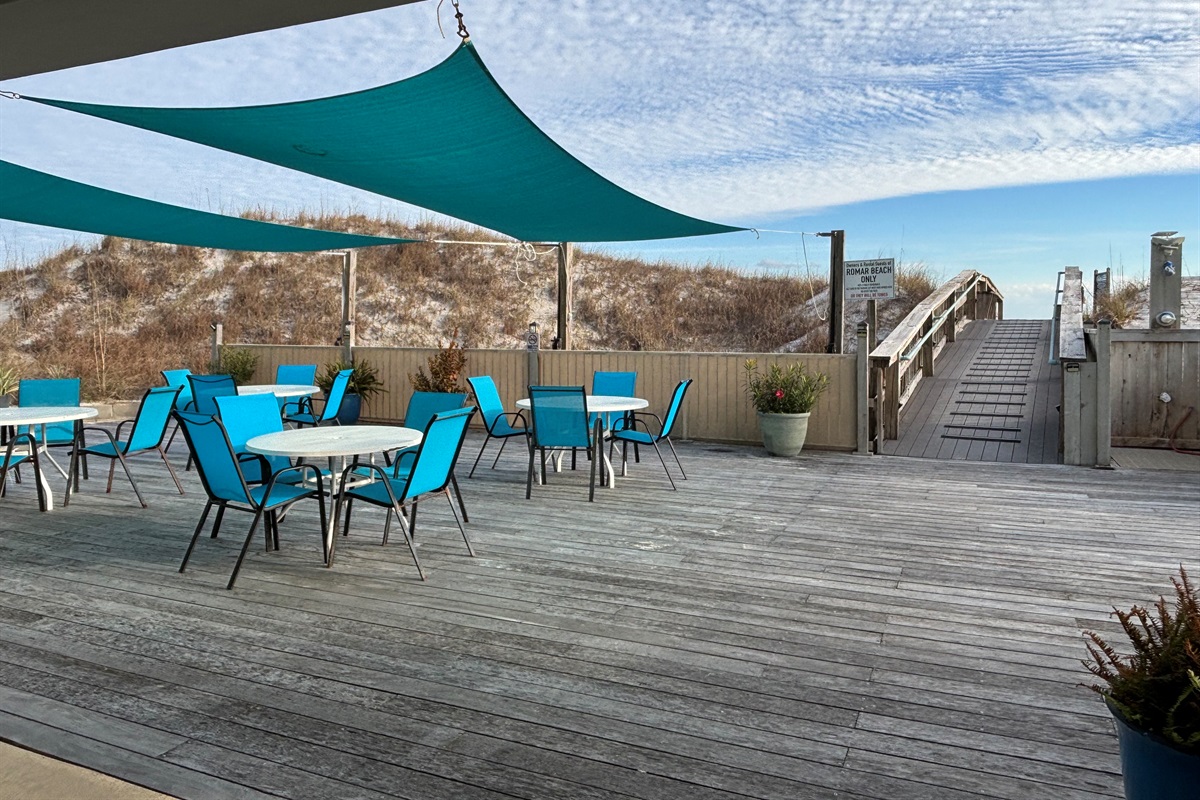 Outdoor Seating/Dining