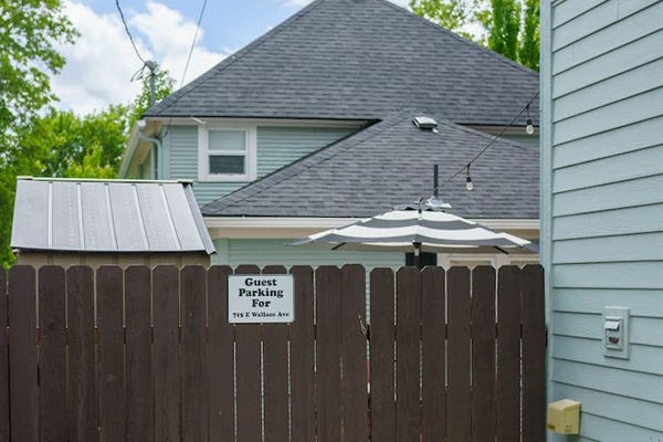 Stress-free parking: Benefit from a dedicated, off-street spot with ideal step-free access. Perfect for easily unloading luggage or groceries straight through the back entrance.