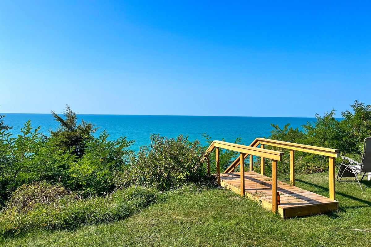 227eb8051e77454c8e2c31fff7d531a1 Large