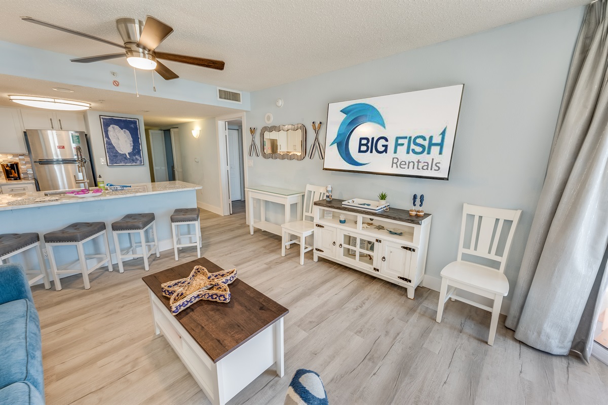 Amazing Living Room with Stunning Views🌊☀️