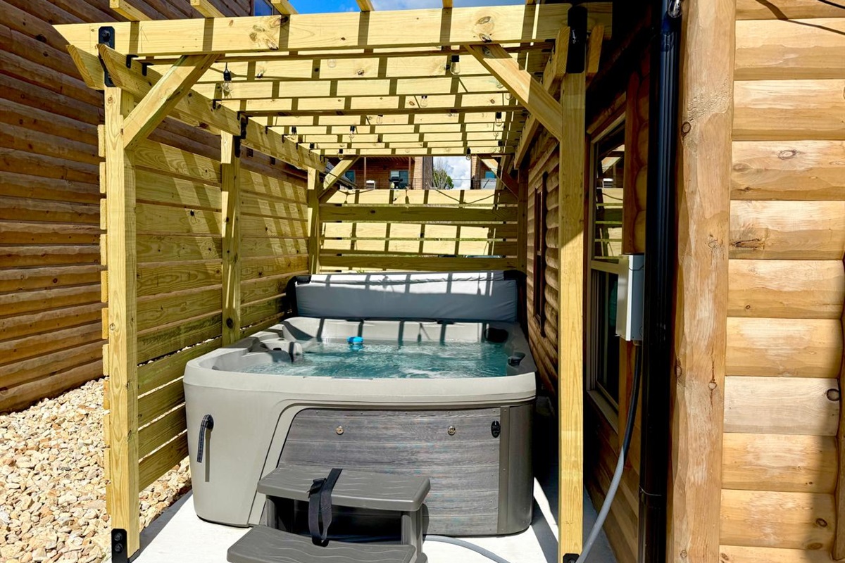 PRIVATE HOT TUB