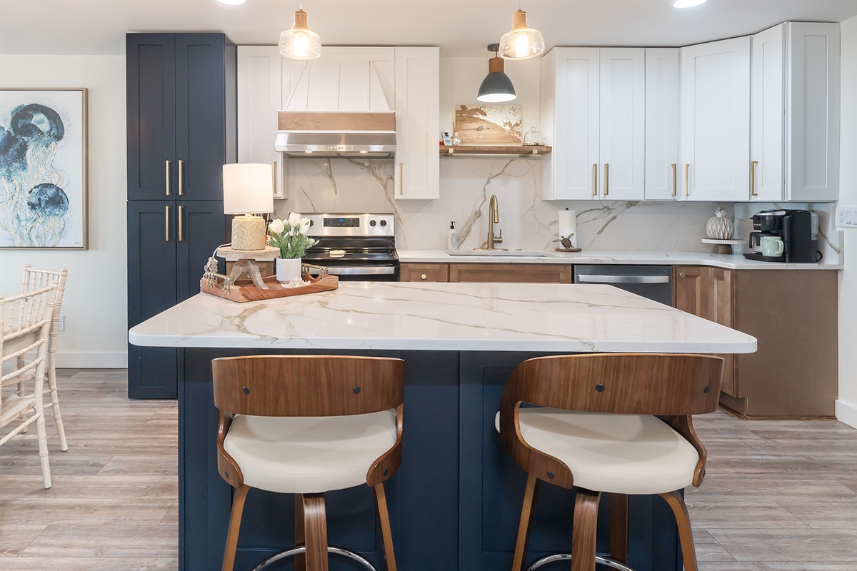 Kitchen Island with Seating for 2