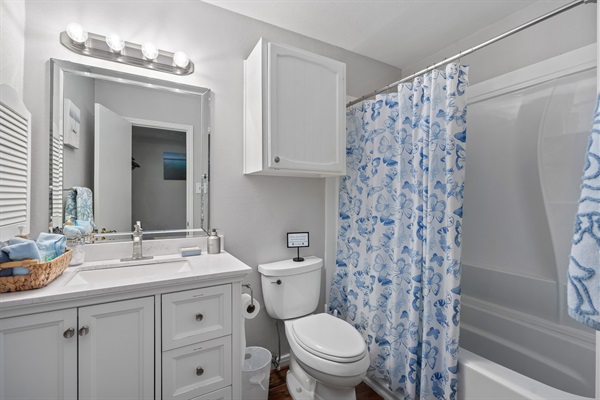The guest bathroom is stocked with more essentials than you can imagine—from plush towels and lotion to cotton swabs and extras you didn’t even know you needed. Just unpack and unwind.