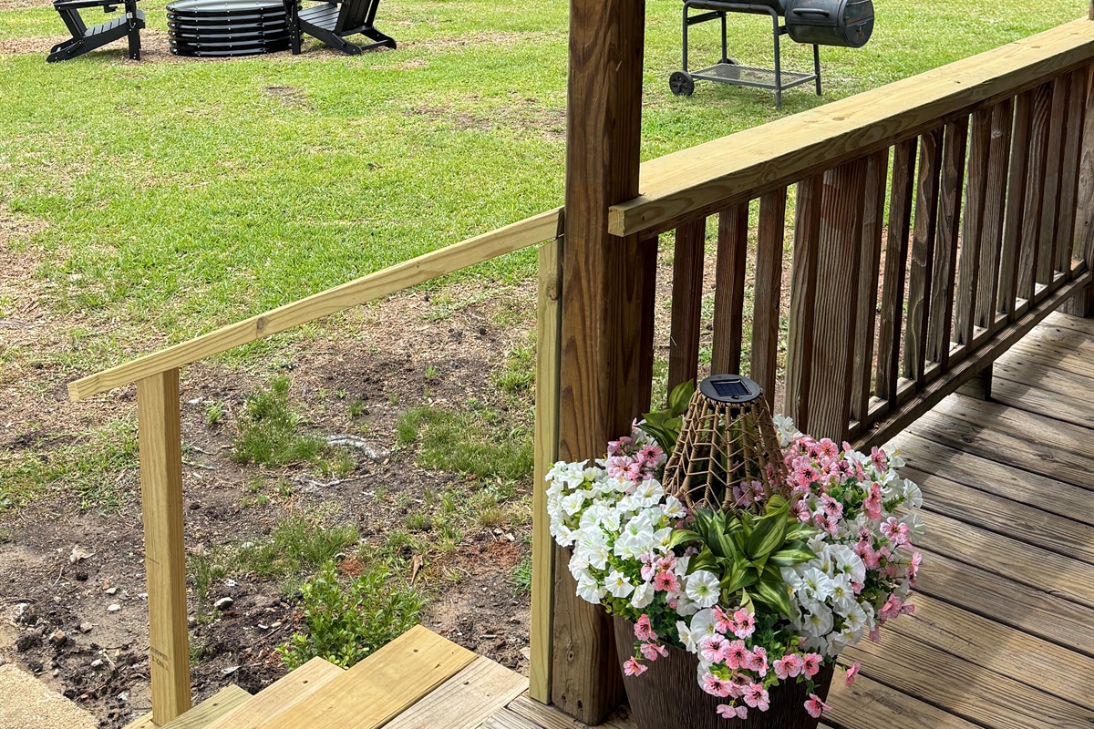 Fire pit and BBQ just steps away from the porch! 