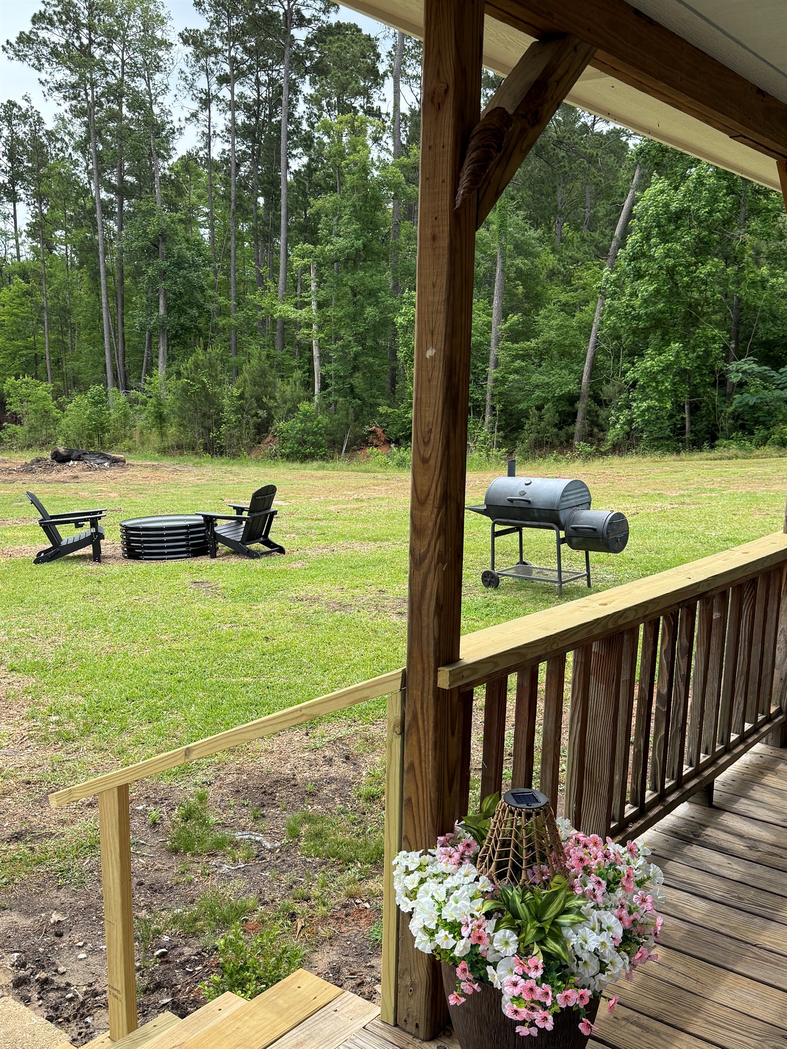 Fire pit and BBQ just steps away from the porch! 