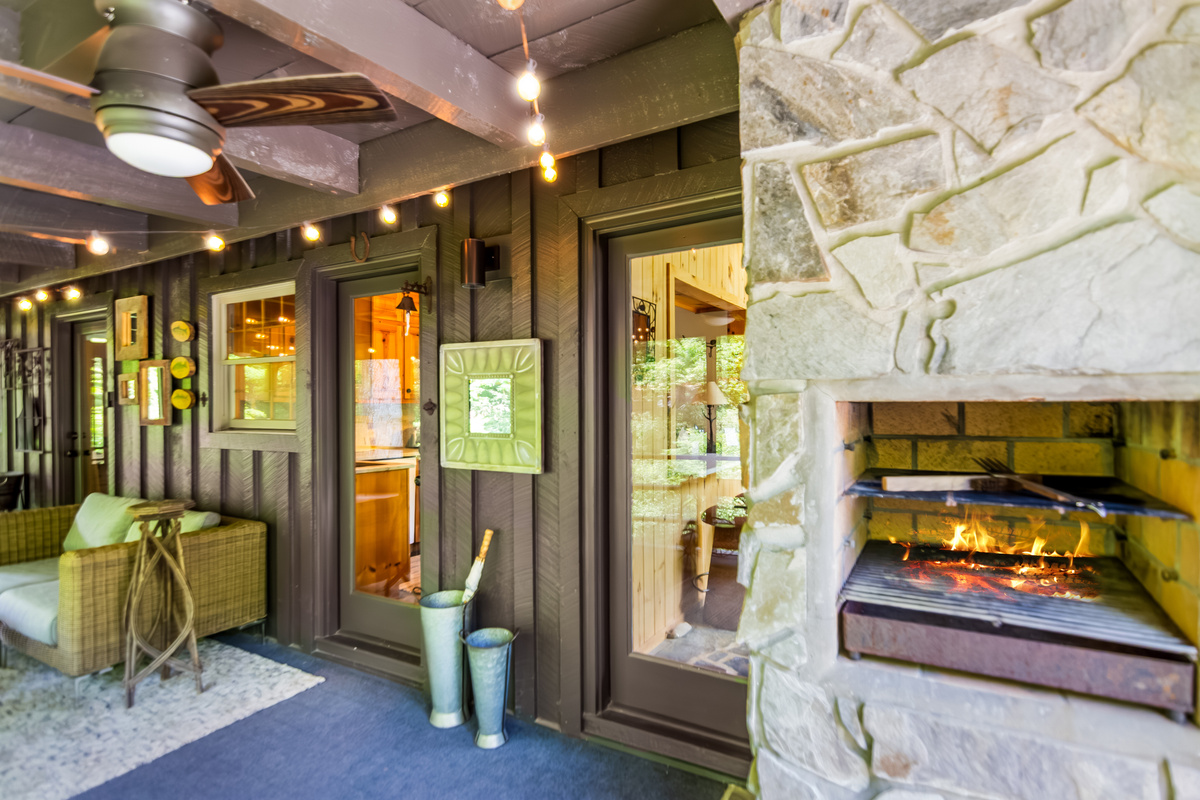 Outside oven and side entrance 