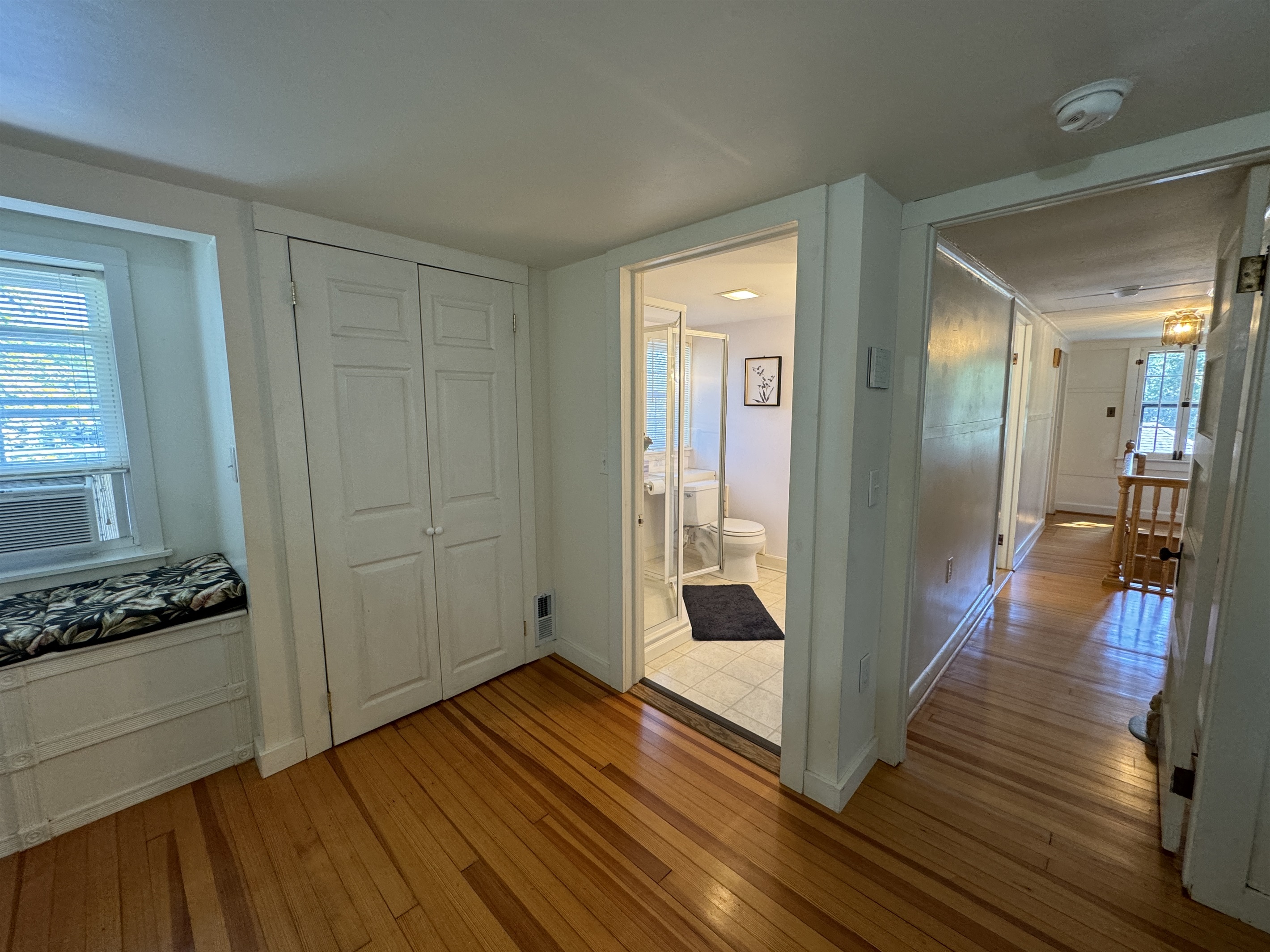 2nd floor Queen with ensuite bath