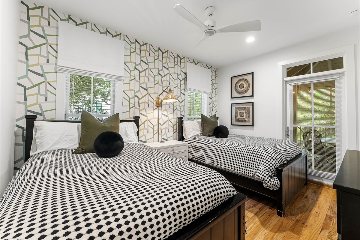 Full bedroom with 2 beds