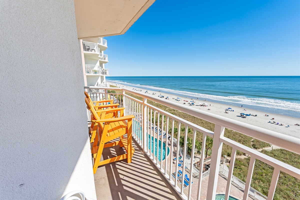 Balcony with Amazing Views of the Ocean🌊☀️