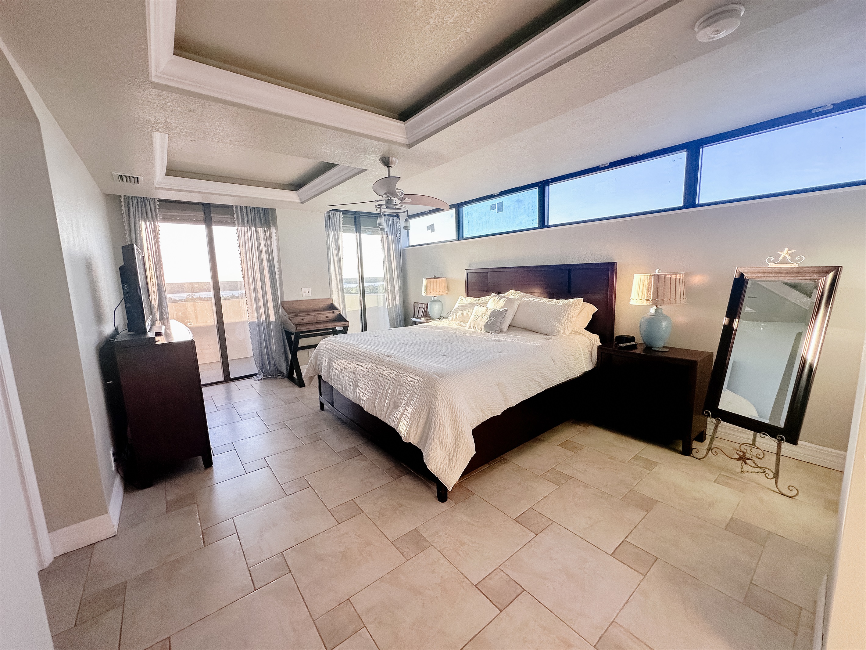 Master Ensuite, King Bed