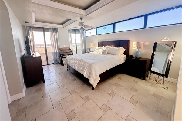 Master Ensuite, King Bed