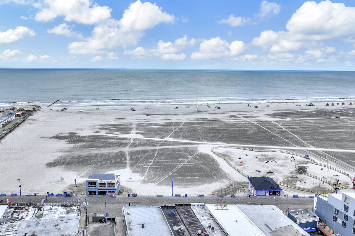 WW Dog Beach & Dog Park.  We have Sand!!!