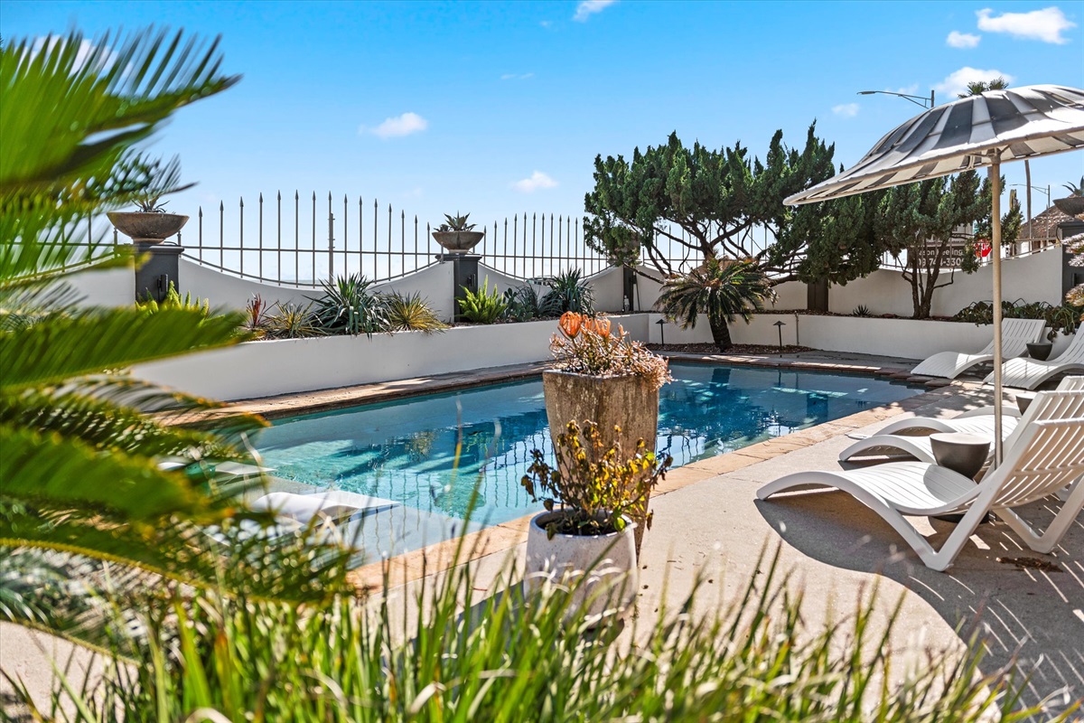 22c94dc478f143d39eb71c63594c55ce Large | Beachhouse | Texas | TX | Vacation Homes | Galveston | Crystal Beach | Kokomo | Breezy Days | Beachfront Elegance | Sunrise Serenity | Southern Sands Property Management, LLC