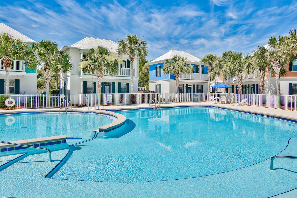 Another view of the shared community pool