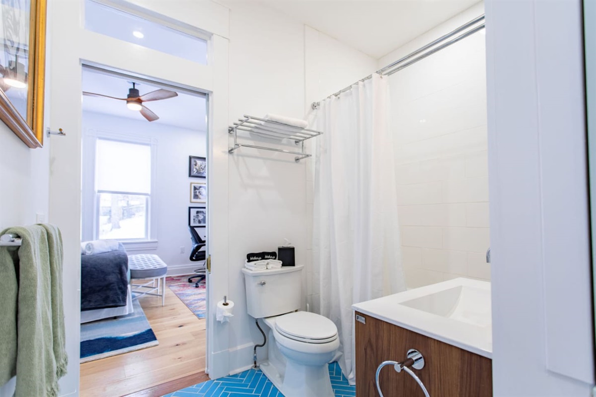 Full Bathroom.