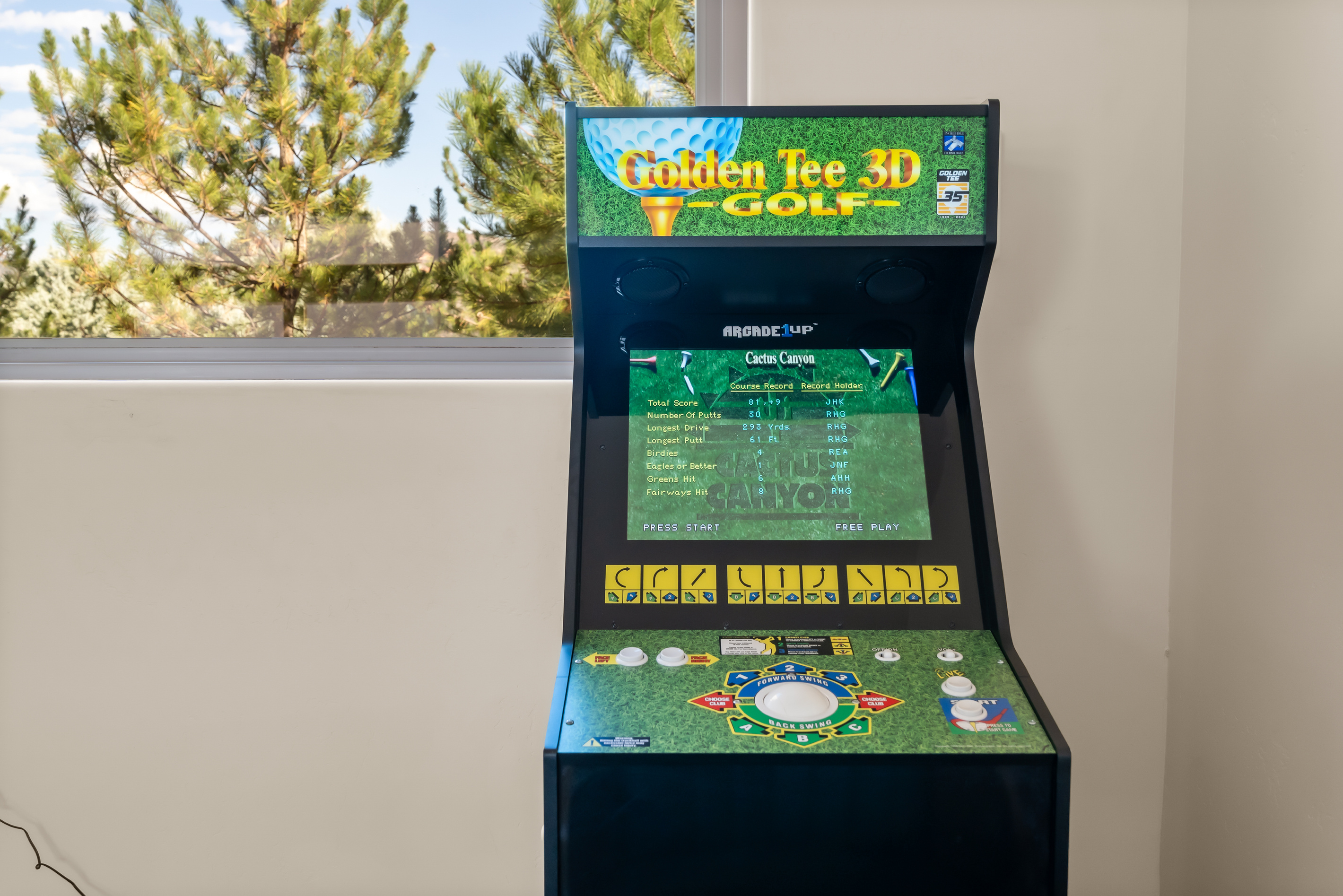 Bring on the nostalgia! Challenge your family to classic arcade games including Pac-Man and Golden Tee, or enjoy a life-sized game of tic-tac-toe.