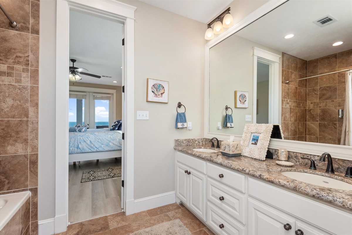22f3373ebb1e4c8d94e5230e961ed380 Large | Beachhouse | Texas | TX | Vacation Homes | Galveston | Crystal Beach | Kokomo | Breezy Days | Beachfront Elegance | Sunrise Serenity | Southern Sands Property Management, LLC