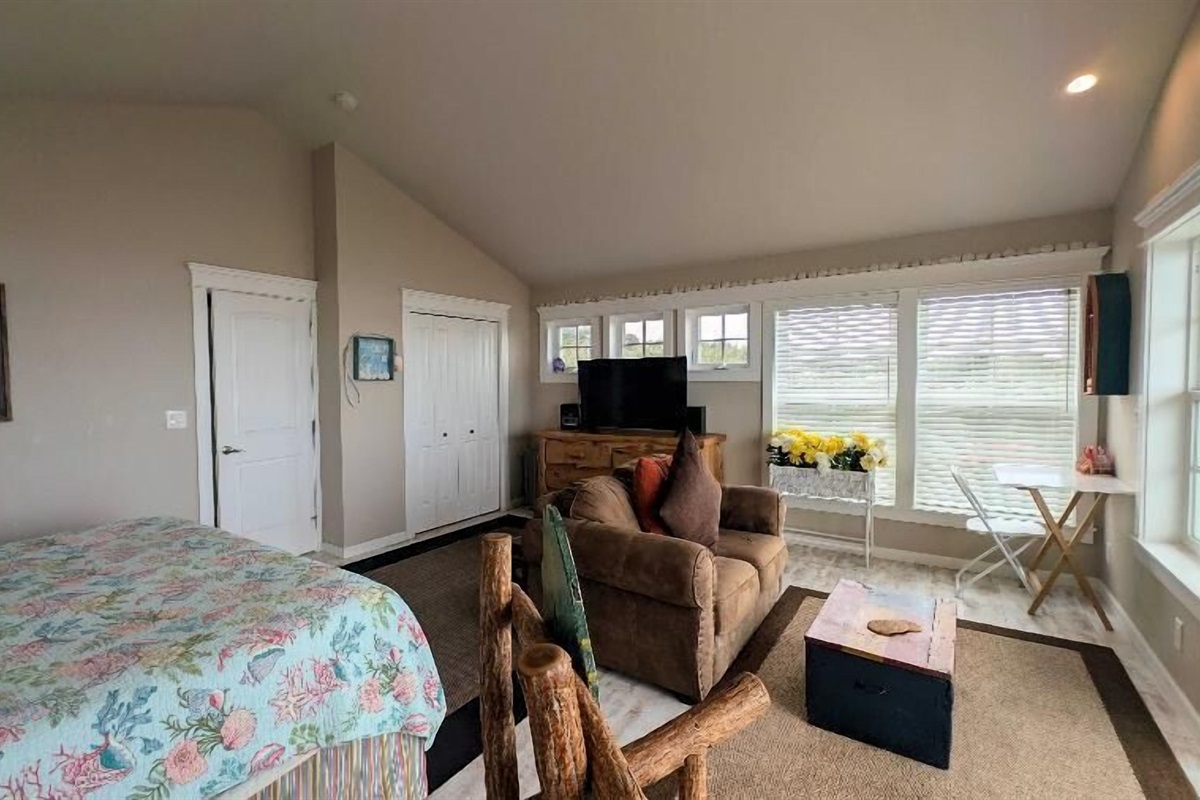 small desk if you need to do some work