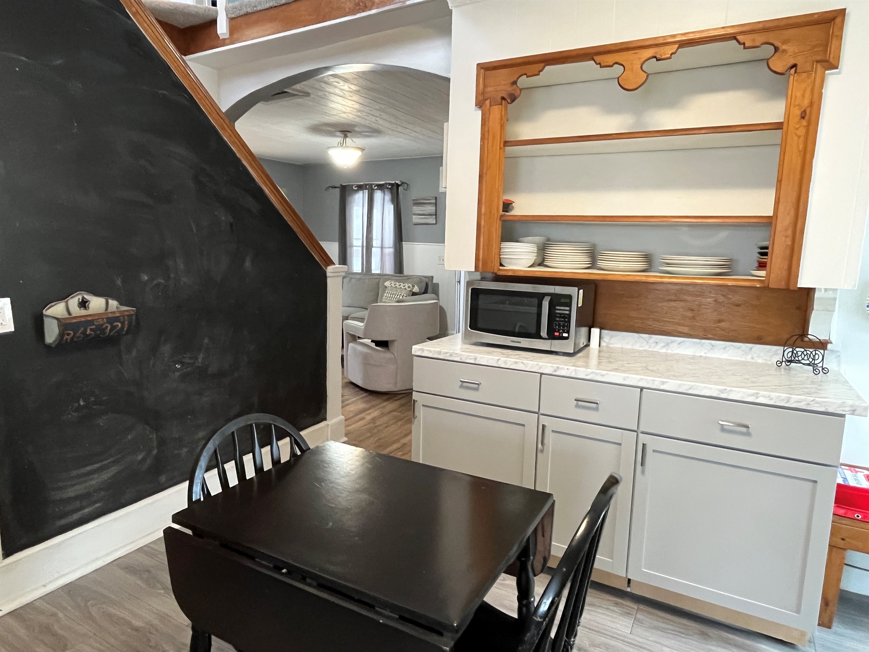 Eat-in Kitchen