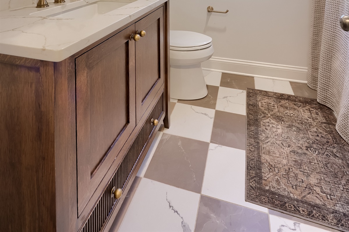 Main Floor Full Bath